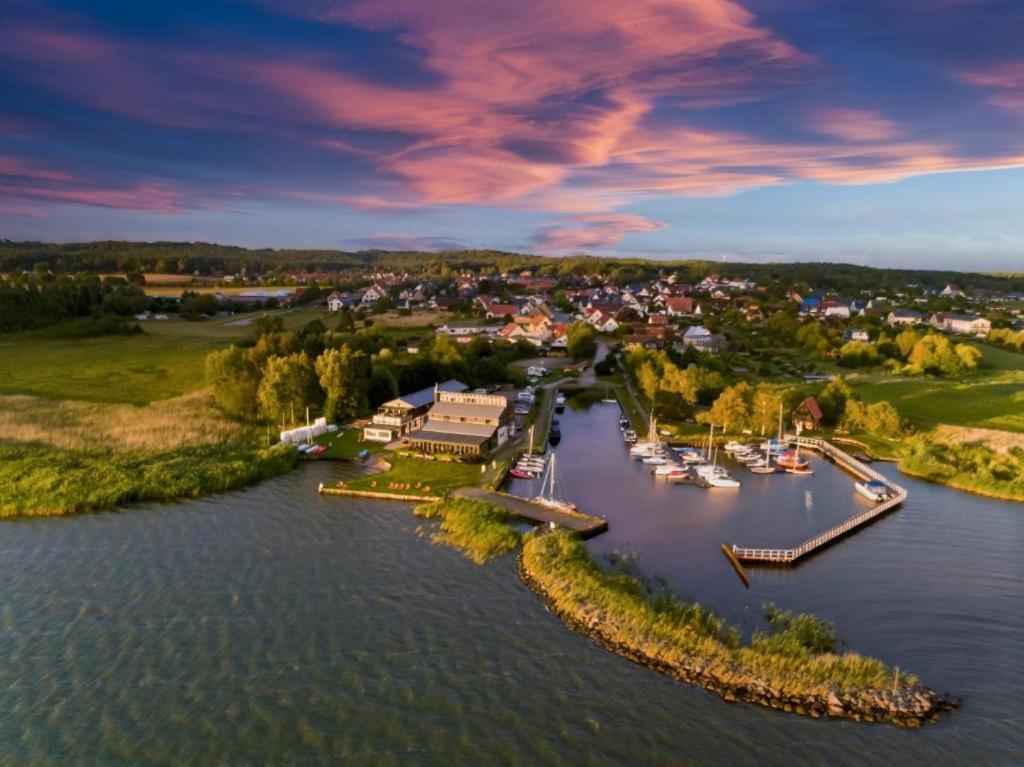 "Balmgarten" Im Naturpark Usedom, Bio Solarhaus Mit Grossem Garten Apartamento Exterior foto